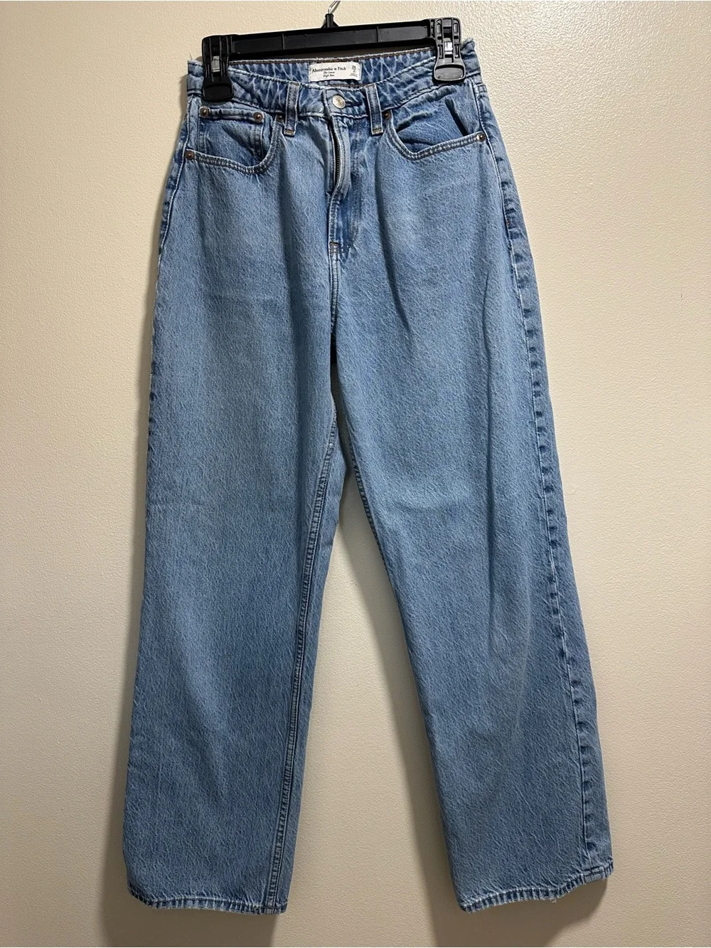 Abercrombie & Fitch Women’s Light Wash “The Loose” High Rise Curve Love Jeans